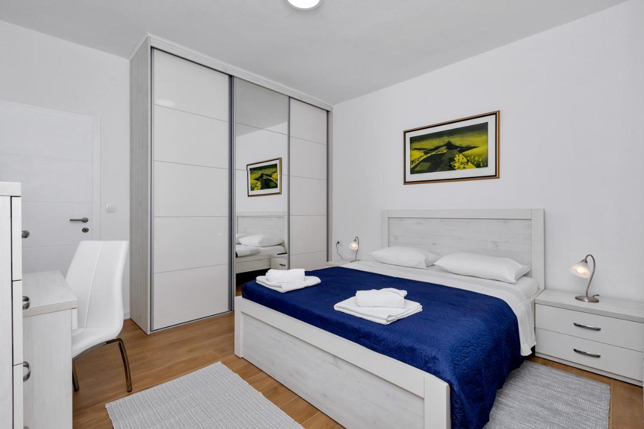 Apartman Koky Makarska Bagian luar foto